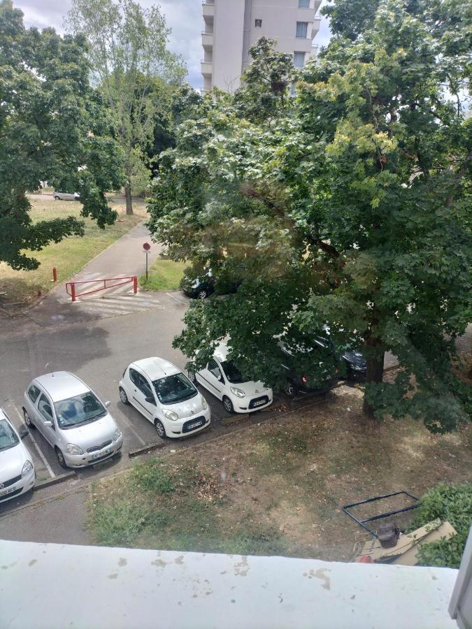 Joli Appartement Proche Metro Lyon Zewnętrze zdjęcie