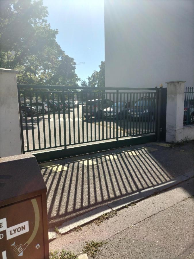 Joli Appartement Proche Metro Lyon Zewnętrze zdjęcie