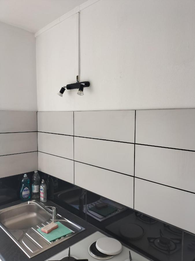 Joli Appartement Proche Metro Lyon Zewnętrze zdjęcie